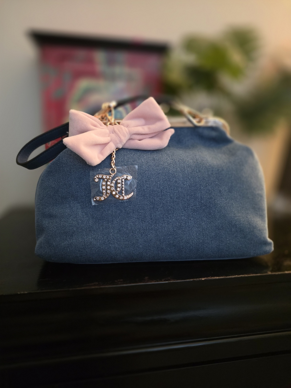 Juicy Couture Elegant Denim Kiss Lock Top Handle Bag with Pink Bow - Picture 10 of 10